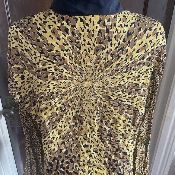 Ilyse Hart Ltd Animal Print Leopard Rayon Button Down Long Sleeves MEDIUM - Picture 9 of 10